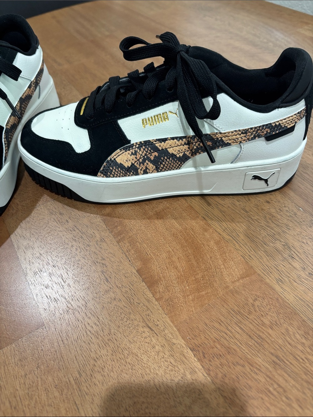 Puma Carina Street Sneakers Black/White with Animal Print Details Women’s 8 EUC